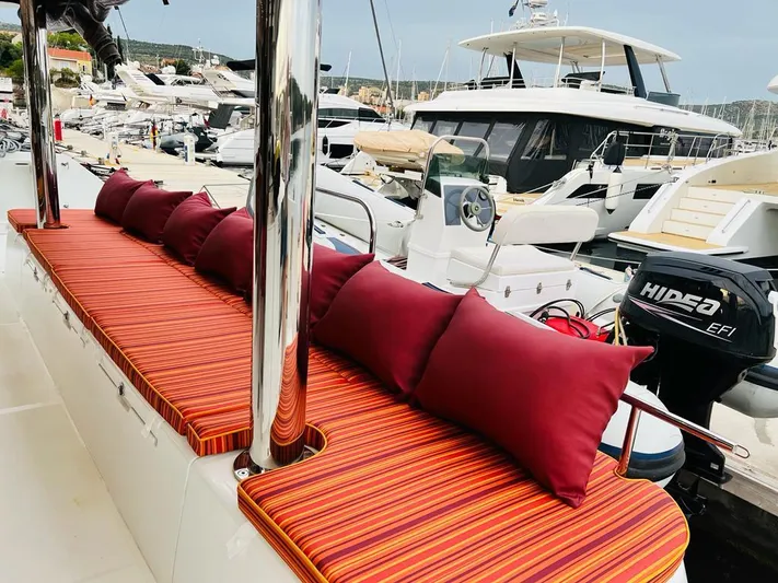 Iceberg Yacht Photos Pics 