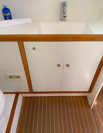 Iceberg Yacht Photos Pics 