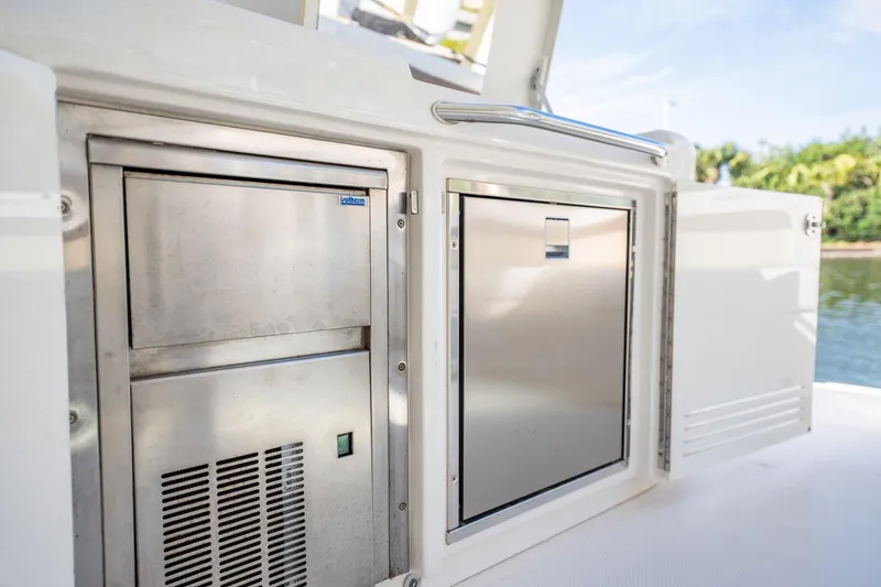 Time Out Yacht Photos Pics 