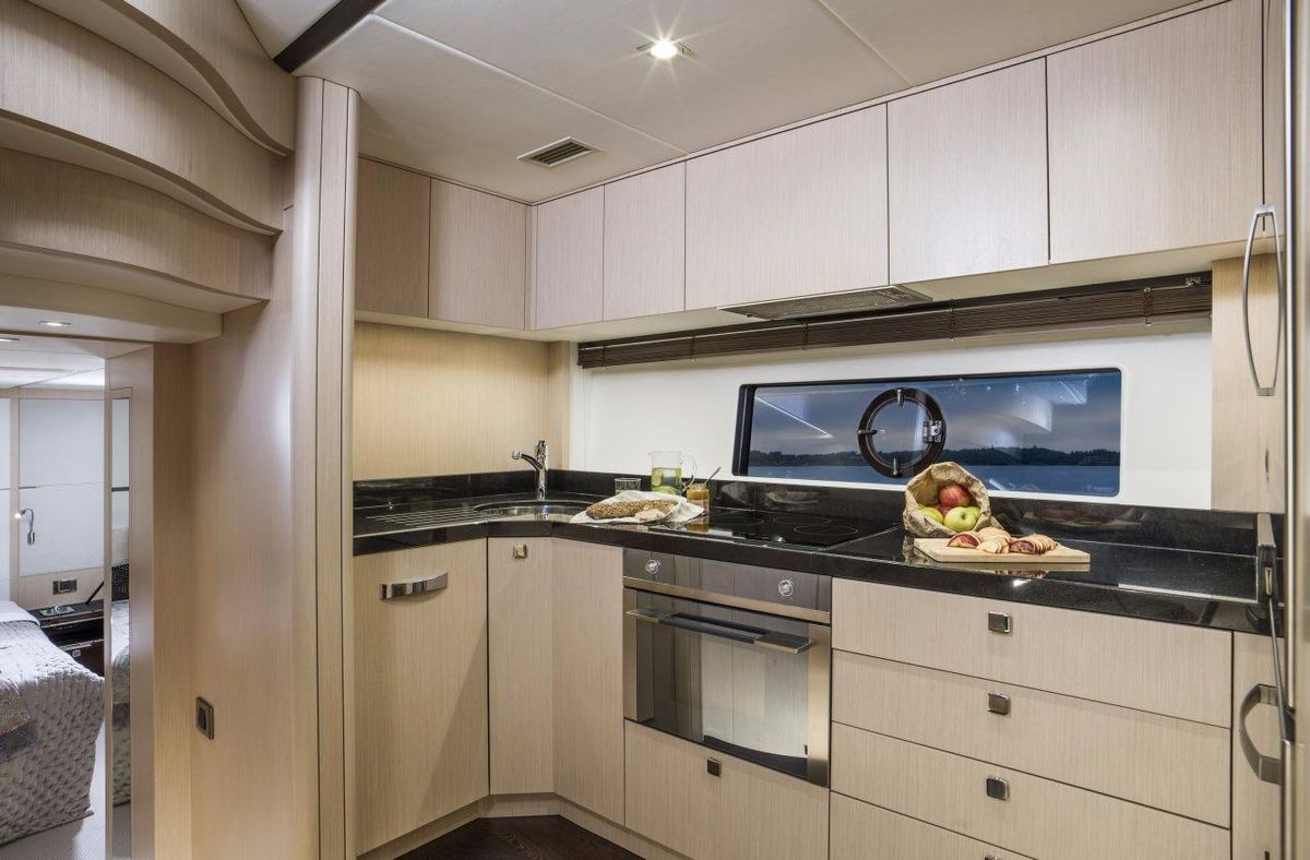 2018 Sunseeker 68 