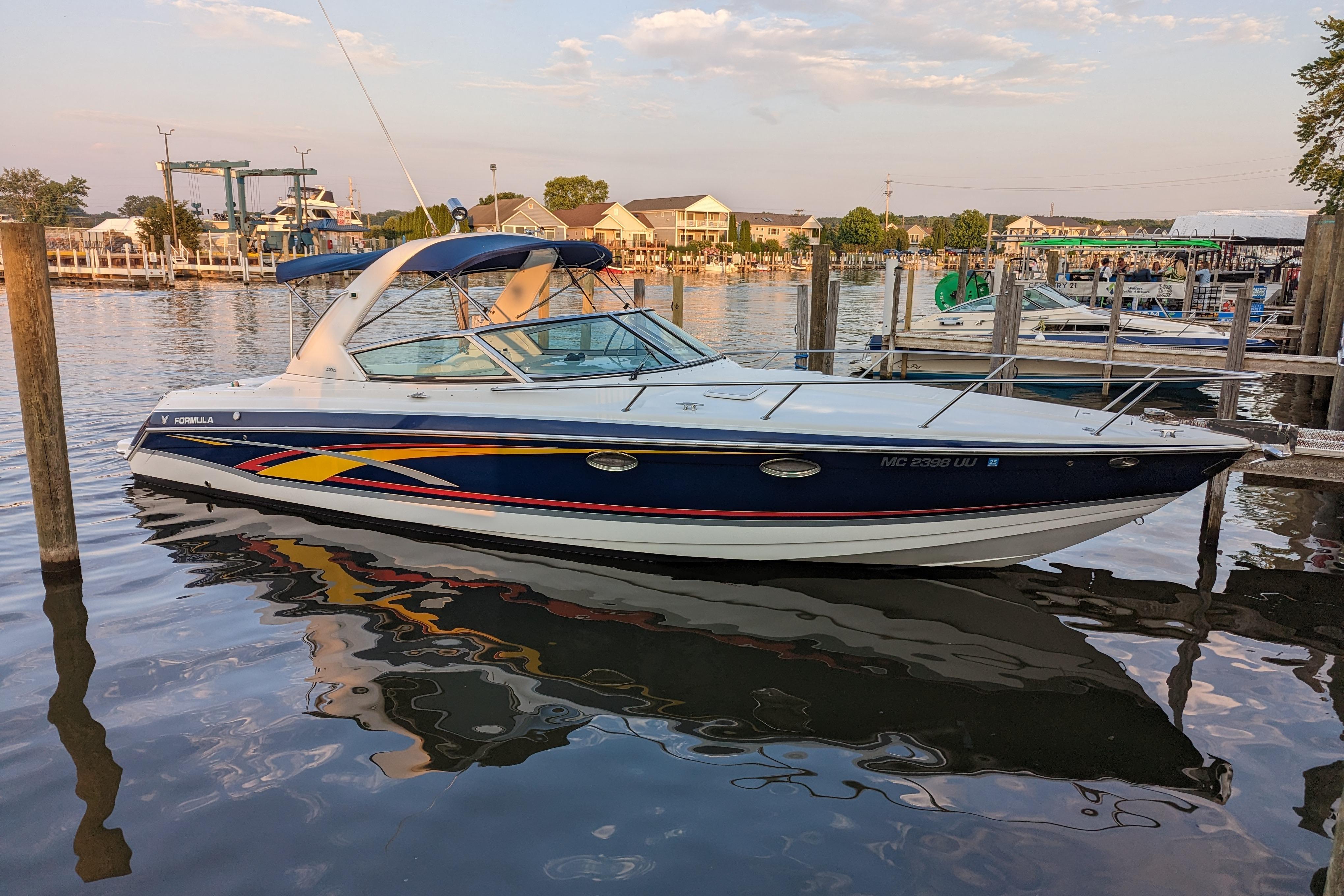 Formula 330 Sun Sport