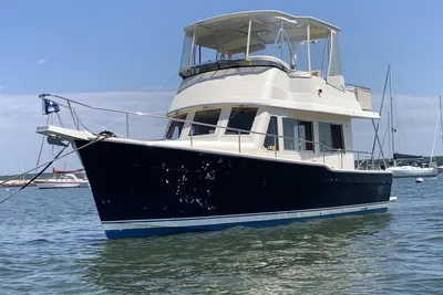 Mainship 34 Trawler