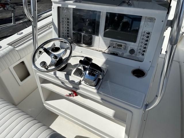 2002 Manta 30 Center Cons 2022 twin 300's