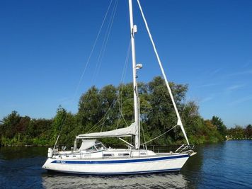 2002 Hallberg Rassy 34
