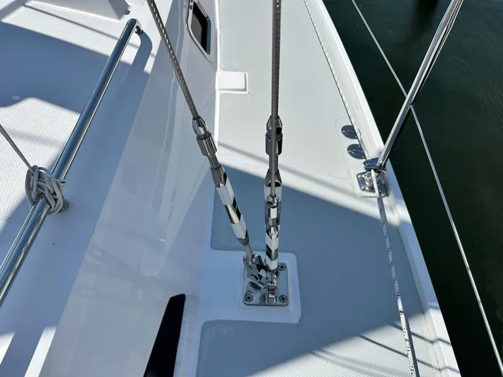 C426 #115 Yacht Photos Pics Deck view of 2025 Catalina 426 sailboat, featuring rigging and stainless steel fittings.