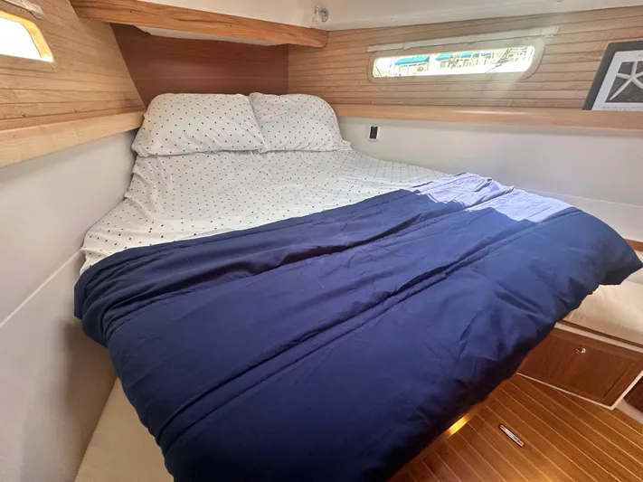 C426 #115 Yacht Photos Pics Cozy cabin interior of 2025 Catalina 426 yacht with comfortable bedding.