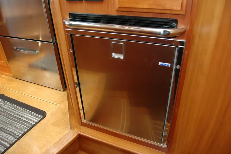 Amayesing Yacht Photos Pics 