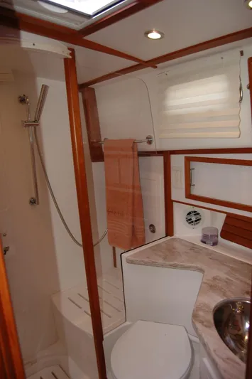 Amayesing Yacht Photos Pics 