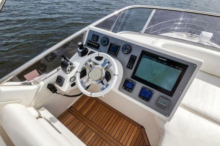 2014 Azimut Flybridge