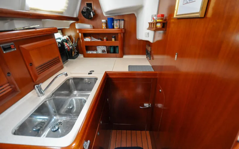 Callinectes Yacht Photos Pics 