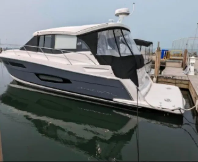 2022 Regal 38 Grand Coupe Yacht Photos Pics 