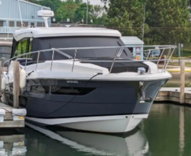 2022 Regal 38 Grand Coupe Yacht Photos Pics 