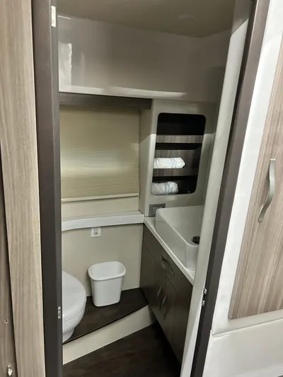 2022 Regal 38 Grand Coupe Yacht Photos Pics 