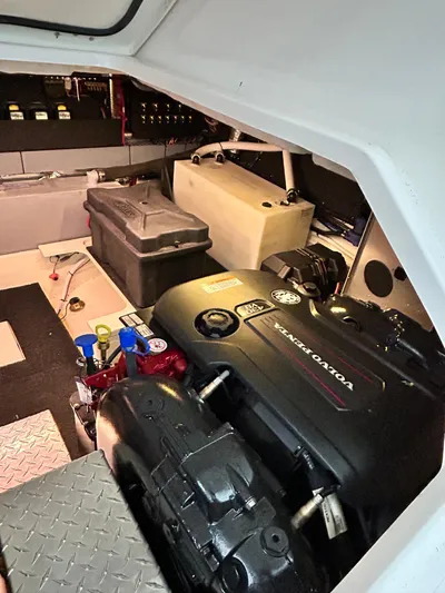 2022 Regal 38 Grand Coupe Yacht Photos Pics 