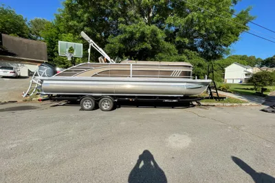 Bennington 26 LX