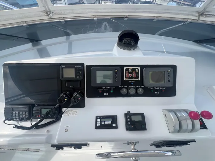 King And I Yacht Photos Pics Hatteras 75 King and I - Flybridge