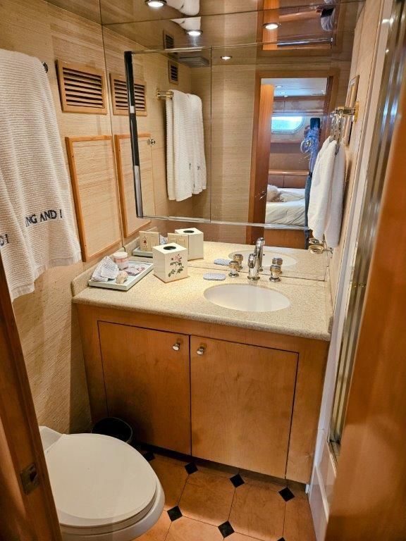 2001 Hatteras 75 