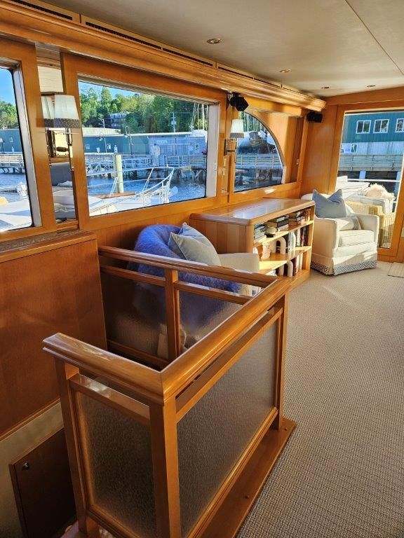2001 Hatteras 75 