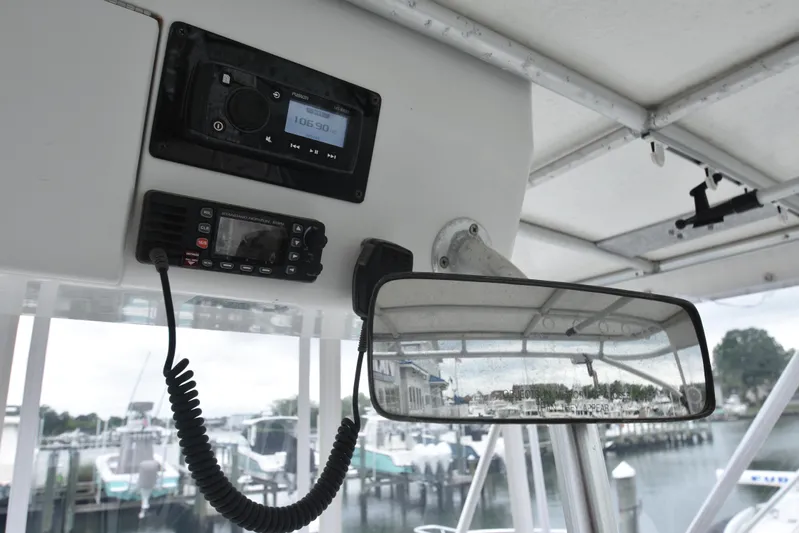 Lunes Yacht Photos Pics 