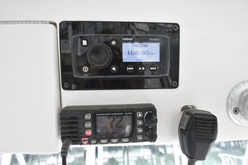 Lunes Yacht Photos Pics 