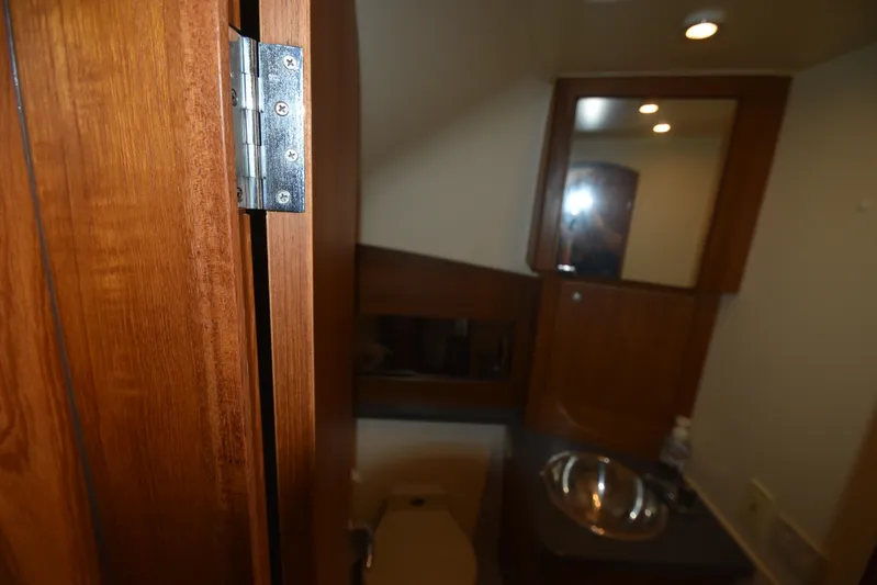 Lunes Yacht Photos Pics 