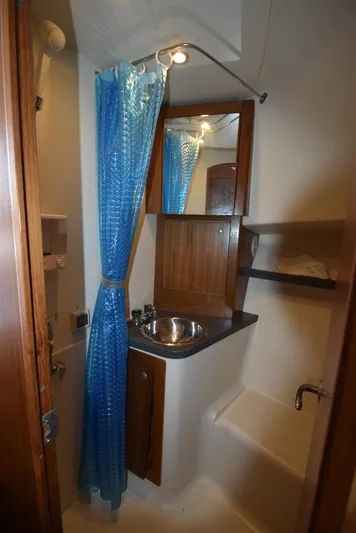 Lunes Yacht Photos Pics 