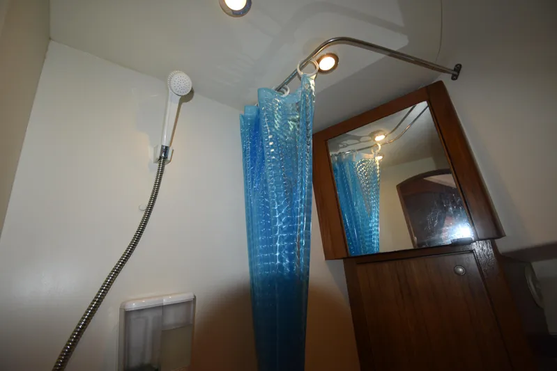 Lunes Yacht Photos Pics 