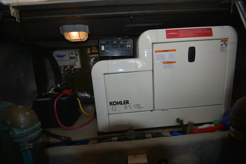 Lunes Yacht Photos Pics 