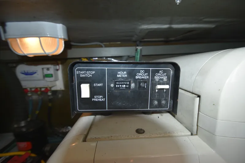 Lunes Yacht Photos Pics 