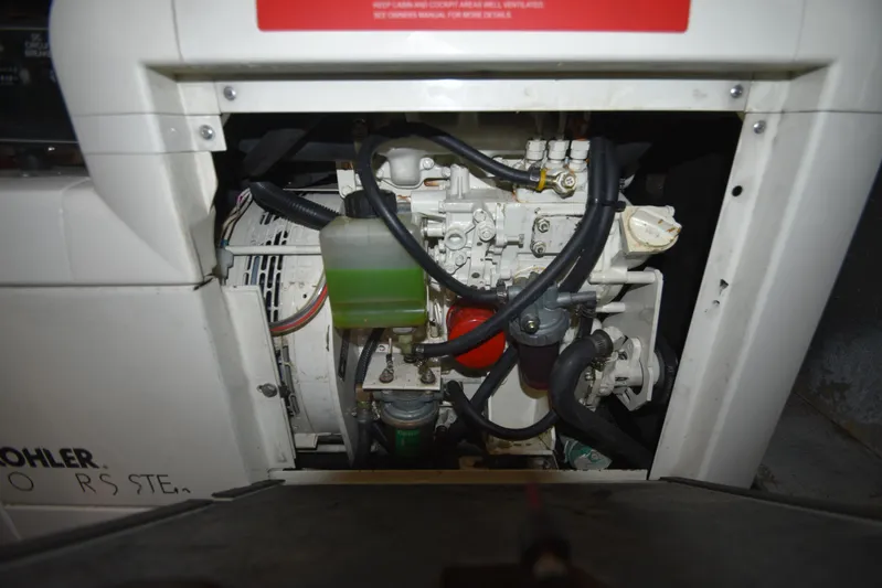 Lunes Yacht Photos Pics 