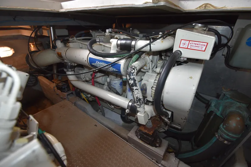 Lunes Yacht Photos Pics 