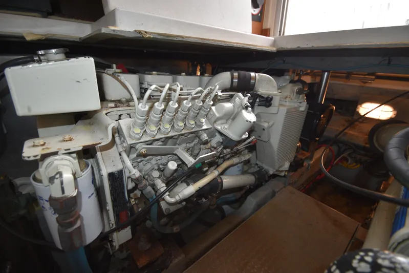 Lunes Yacht Photos Pics 