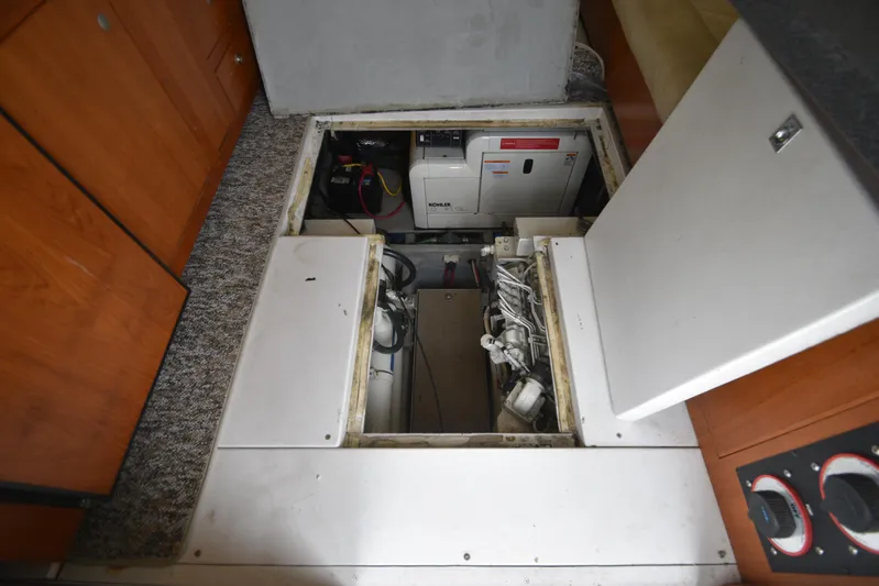 Lunes Yacht Photos Pics 