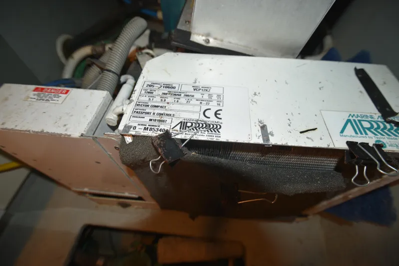 Lunes Yacht Photos Pics 