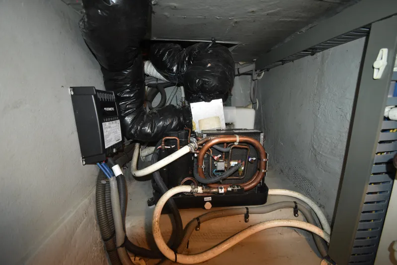 Lunes Yacht Photos Pics 