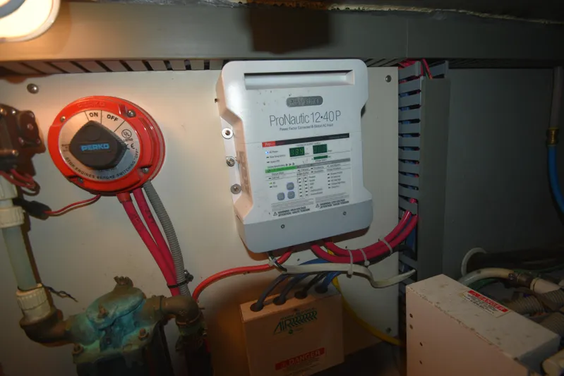 Lunes Yacht Photos Pics 