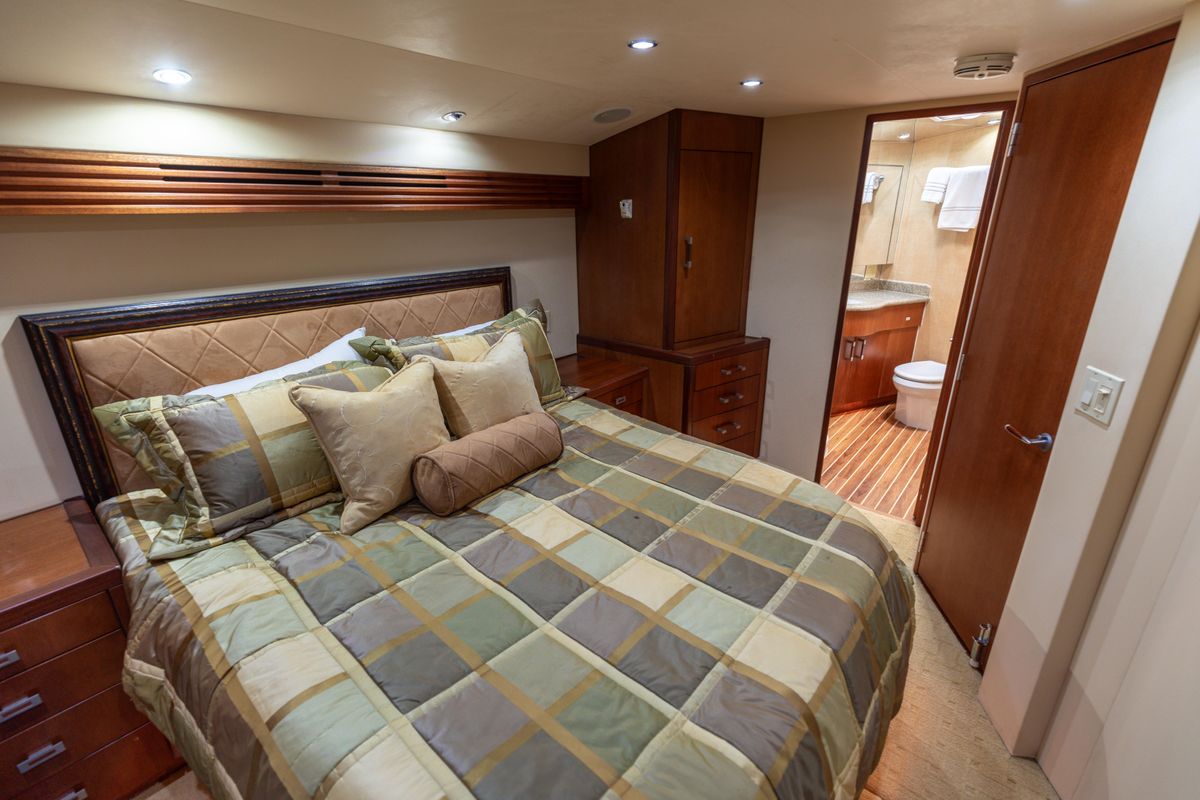2008 Hatteras 60 