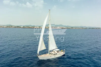1996 Oyster 485 Deck Saloon