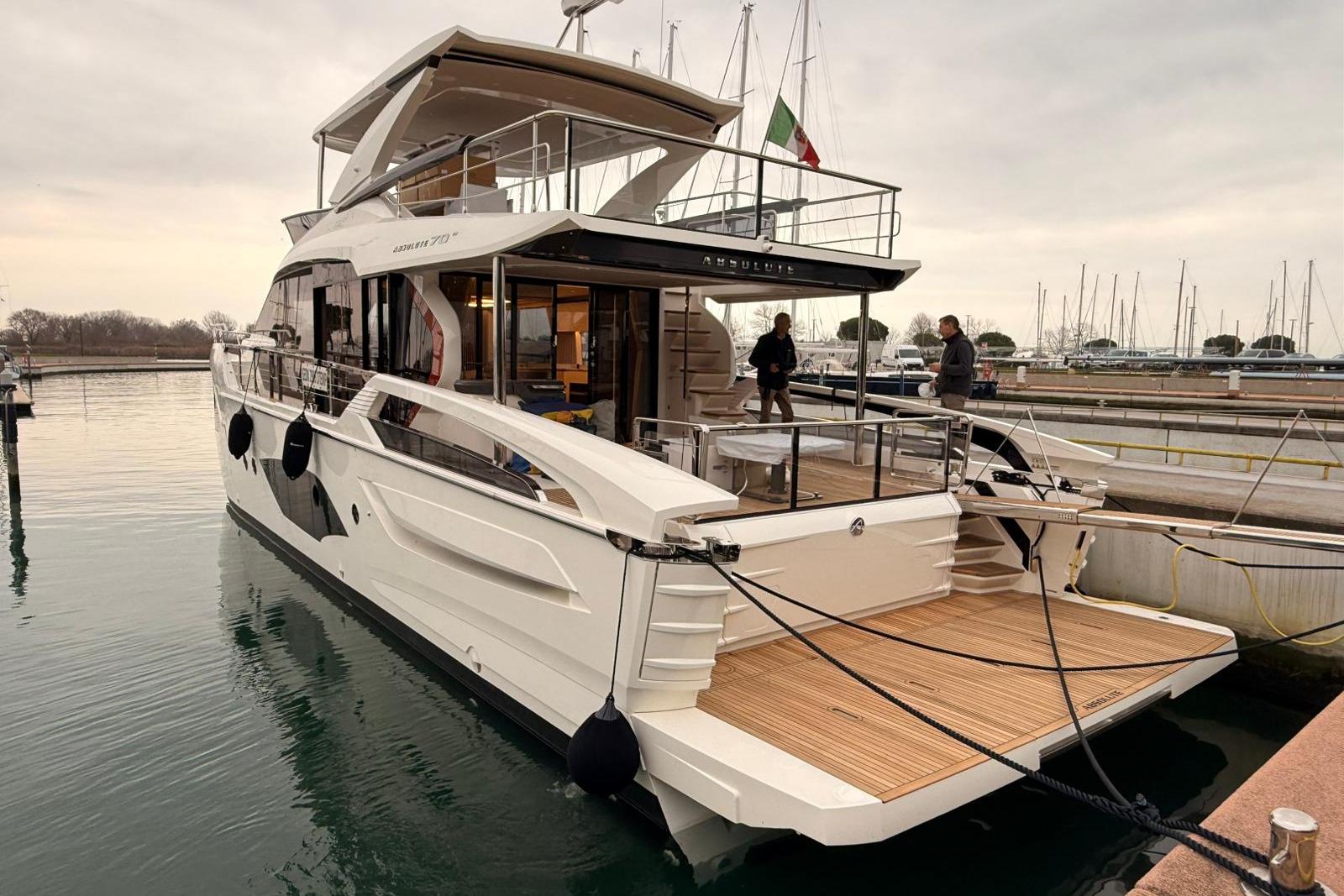 2026 Absolute 70 Fly