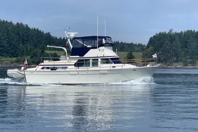 Tollycraft 40 Tri-Cabin MY