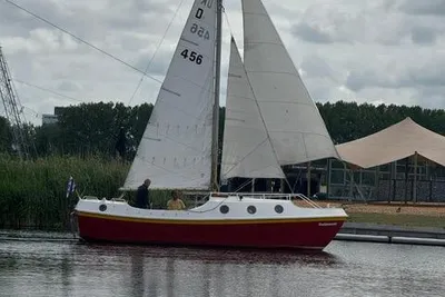 1978 Sailboat Wadder 810 met dubbele cabine midden cockpit