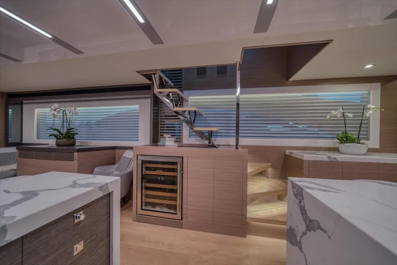 Valiant Yacht Photos Pics 2022 Horizon E81 - Image 15