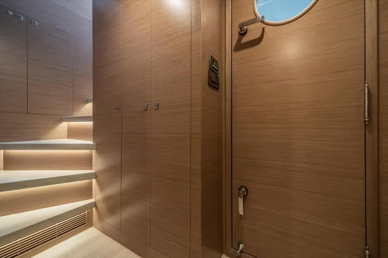 Valiant Yacht Photos Pics 2022 Horizon E81 - Image 51