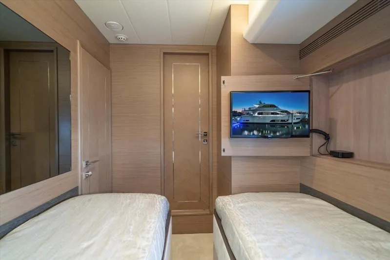 Valiant Yacht Photos Pics 2022 Horizon E81 - Image 47