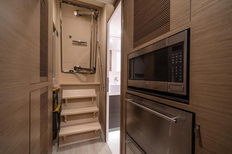 Valiant Yacht Photos Pics 2022 Horizon E81 - Image 52