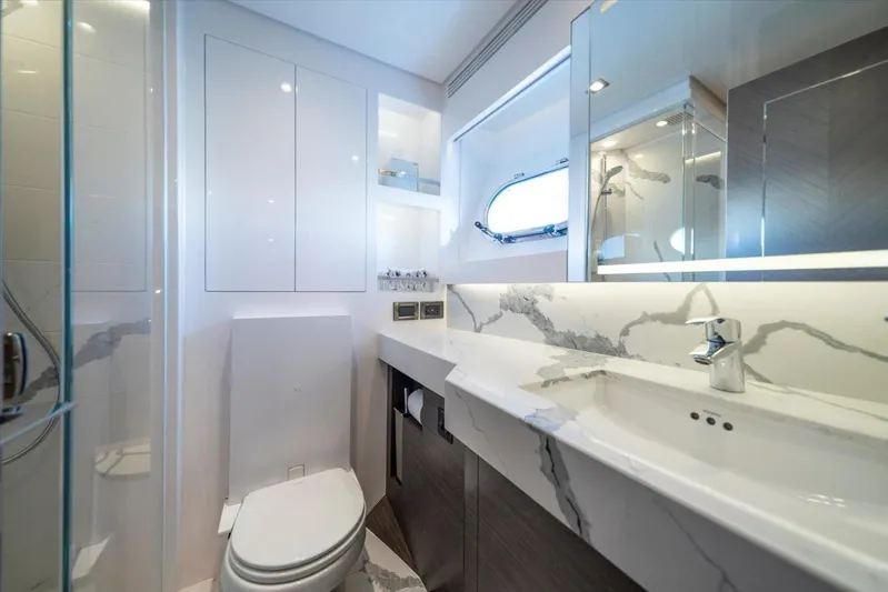 Valiant Yacht Photos Pics 2022 Horizon E81 - Image 48