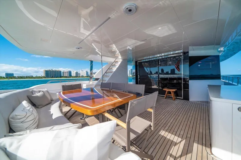 Valiant Yacht Photos Pics 2022 Horizon E81 - Image 10