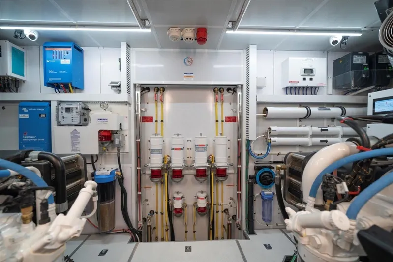 Valiant Yacht Photos Pics 2022 Horizon E81 - Image 58