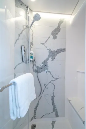 Valiant Yacht Photos Pics 2022 Horizon E81 - Image 45