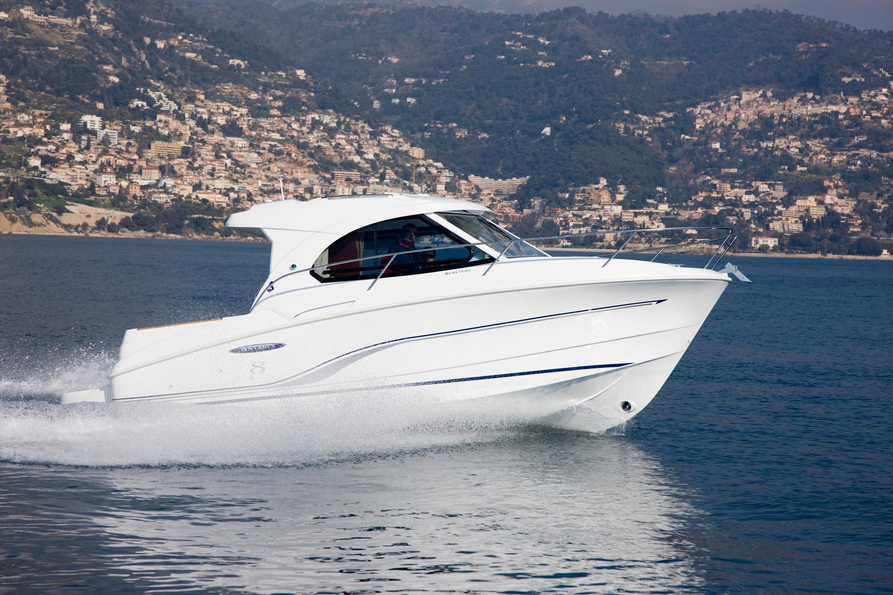 2017 Beneteau Antares 8